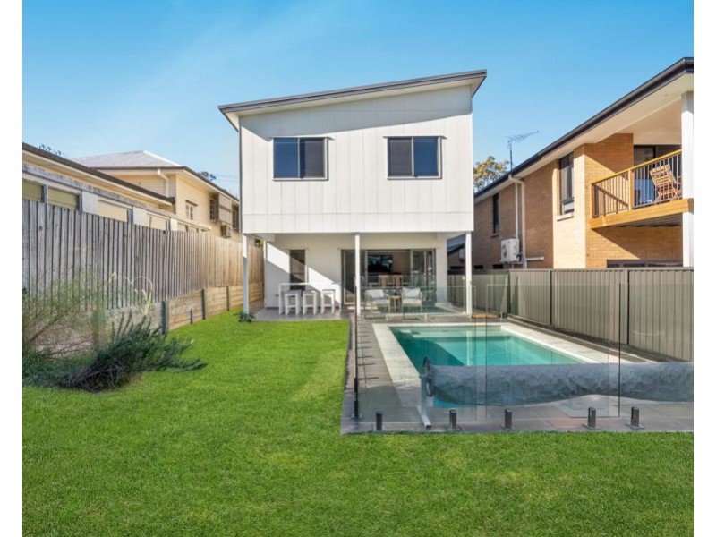 354 Nursery Rd, Holland Park QLD 4121