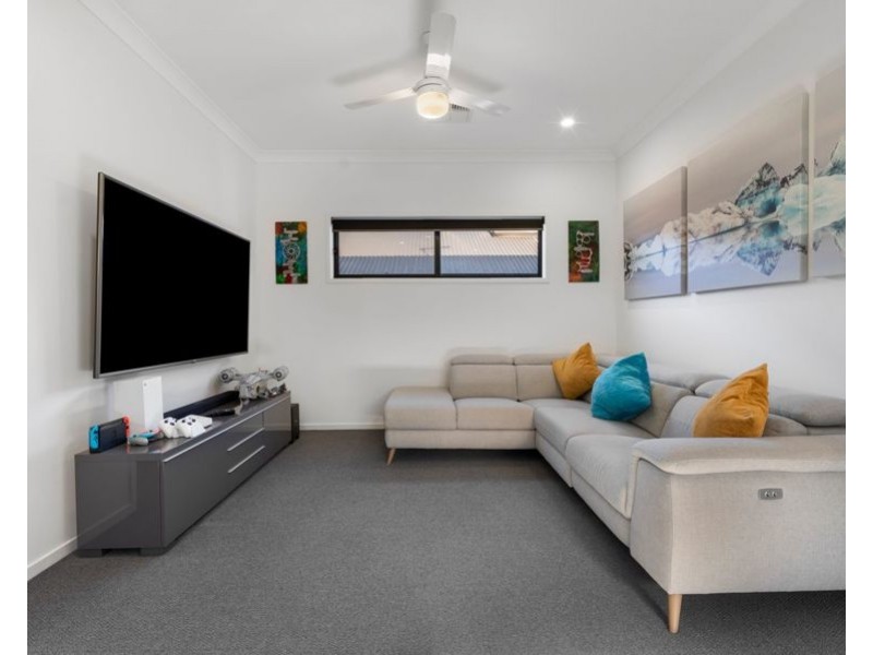 354 Nursery Rd, Holland Park QLD 4121