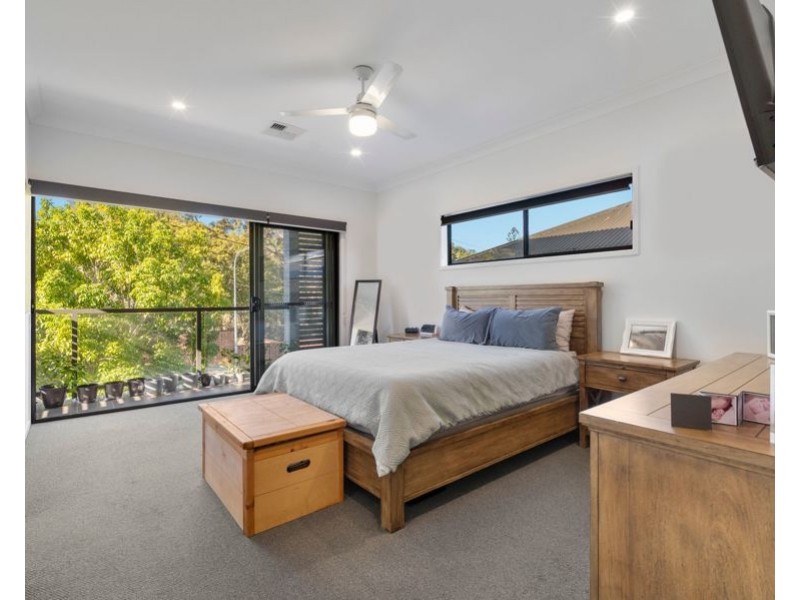 354 Nursery Rd, Holland Park QLD 4121