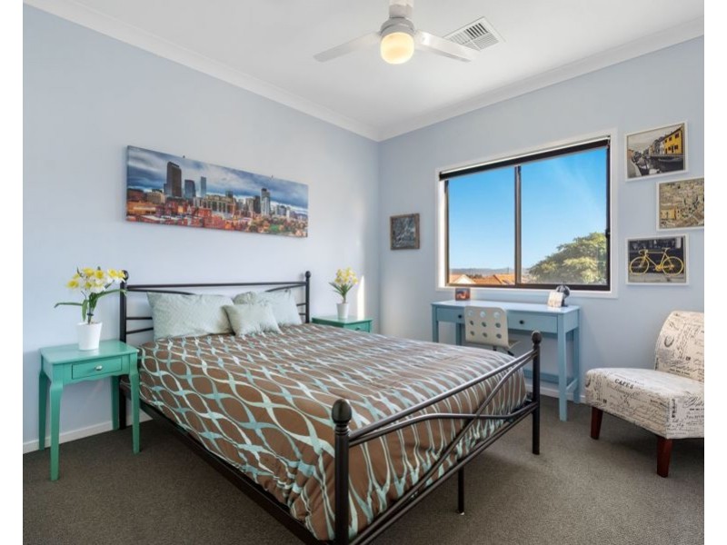 354 Nursery Rd, Holland Park QLD 4121