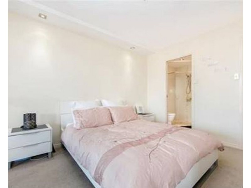 15/215 Wellington Rd, East Brisbane QLD 4169