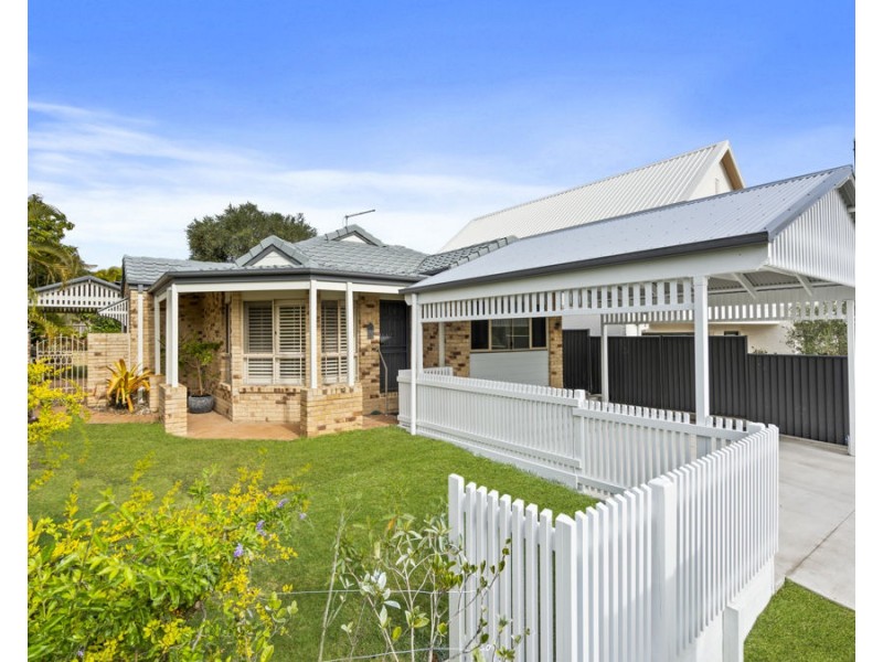 1 Acacia Close, Holland Park West QLD 4121