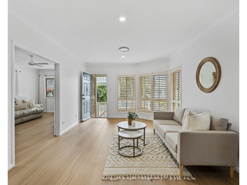 1 Acacia Close, Holland Park West QLD 4121