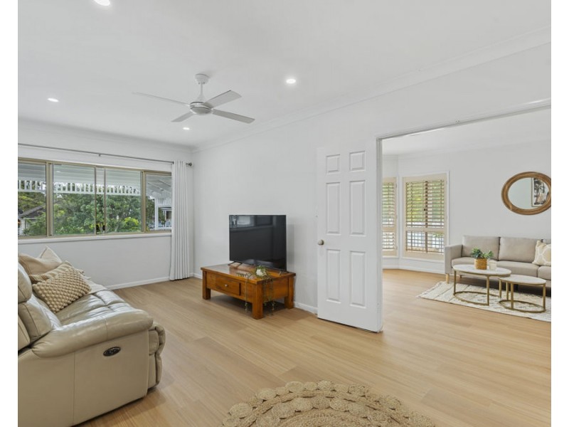 1 Acacia Close, Holland Park West QLD 4121