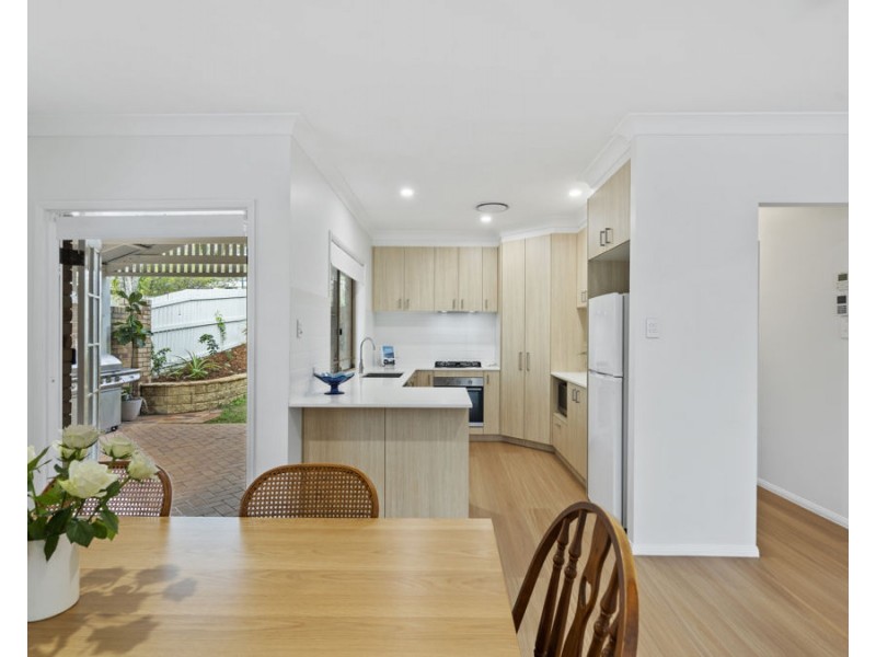 1 Acacia Close, Holland Park West QLD 4121