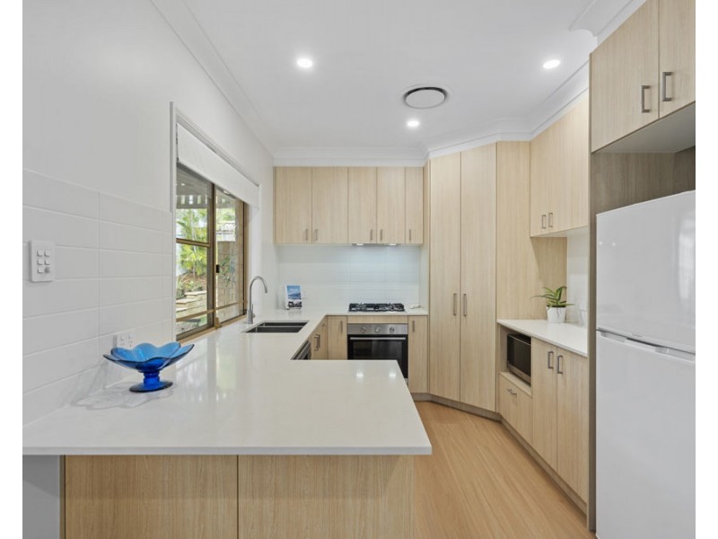 1 Acacia Close, Holland Park West QLD 4121