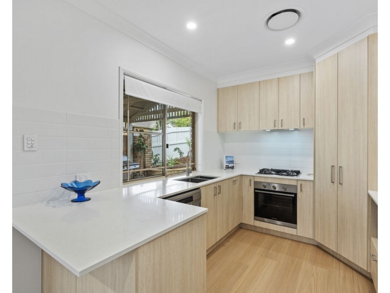 1 Acacia Close, Holland Park West QLD 4121