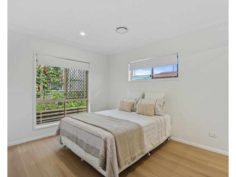 1 Acacia Close, Holland Park West QLD 4121