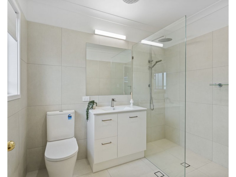 1 Acacia Close, Holland Park West QLD 4121