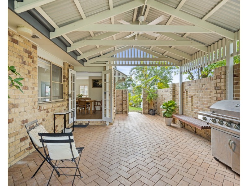 1 Acacia Close, Holland Park West QLD 4121