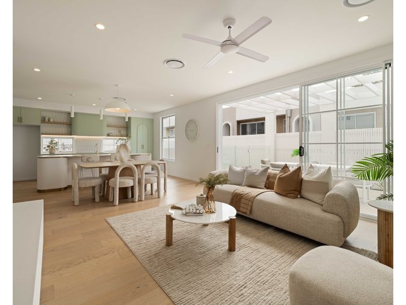 20 Hipwood Ave, Coorparoo QLD 4151