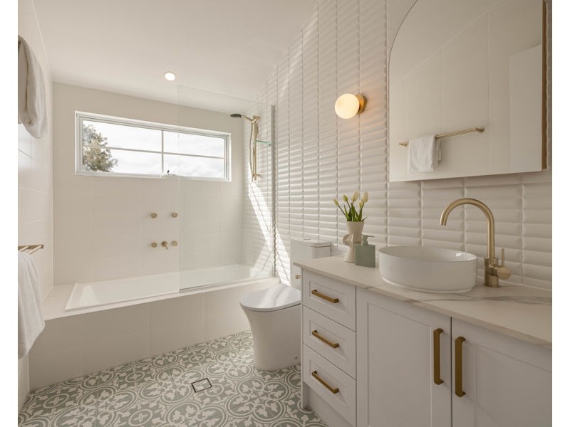 20 Hipwood Ave, Coorparoo QLD 4151