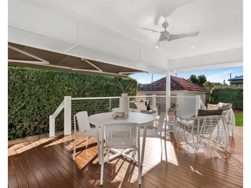 44 Framont Ave, Holland Park QLD 4121