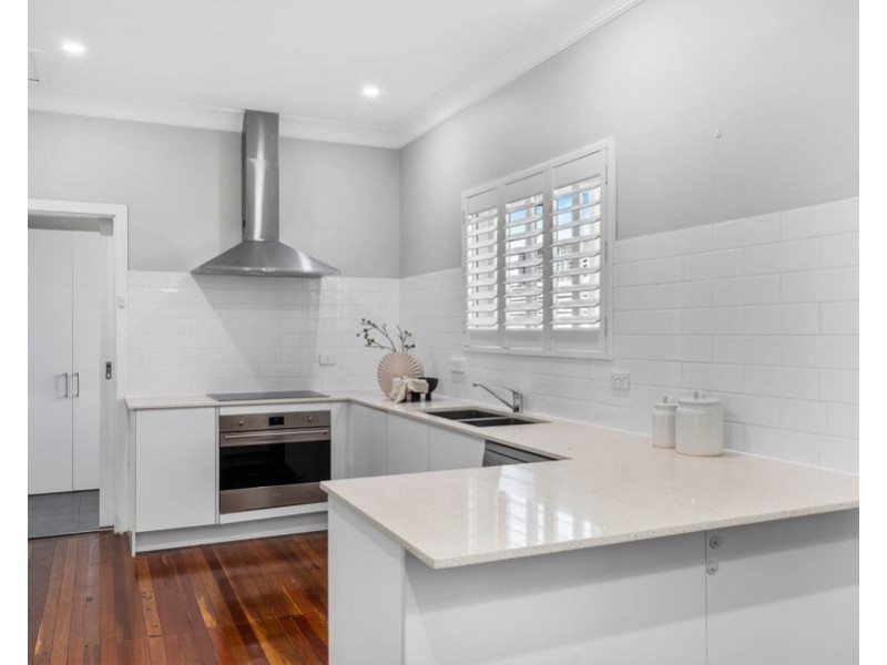 44 Framont Ave, Holland Park QLD 4121