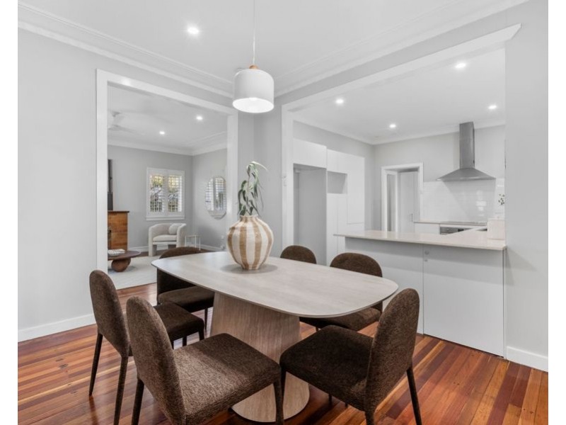 44 Framont Ave, Holland Park QLD 4121