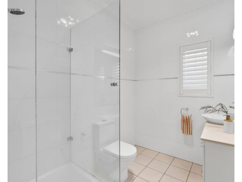 44 Framont Ave, Holland Park QLD 4121