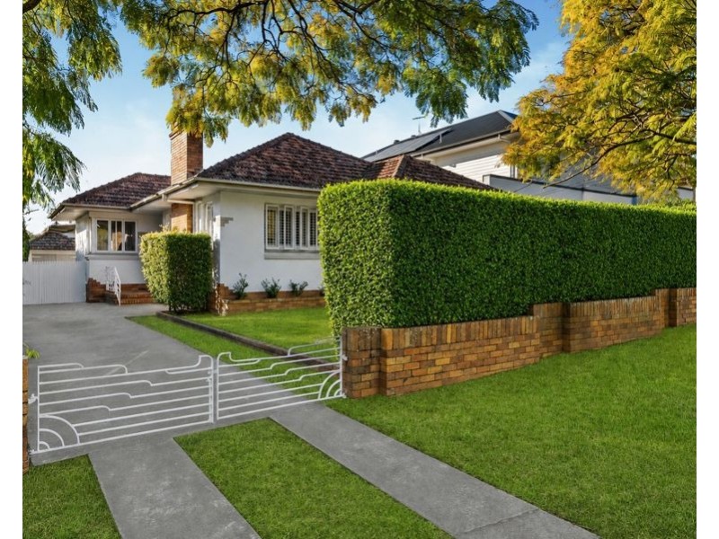 44 Framont Ave, Holland Park QLD 4121