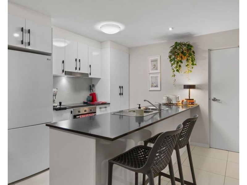 2/37 Palmer st, Greenslopes QLD 4120