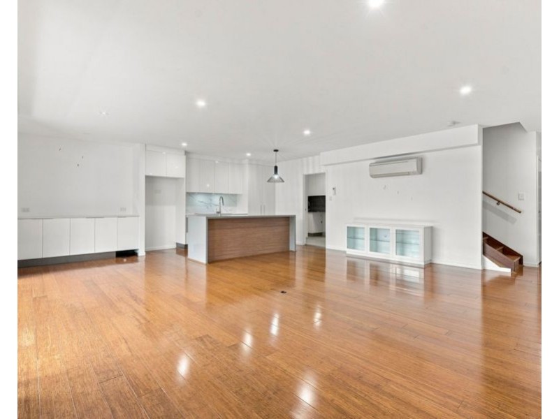 17/15 Kersley Rd, Kenmore QLD 4069
