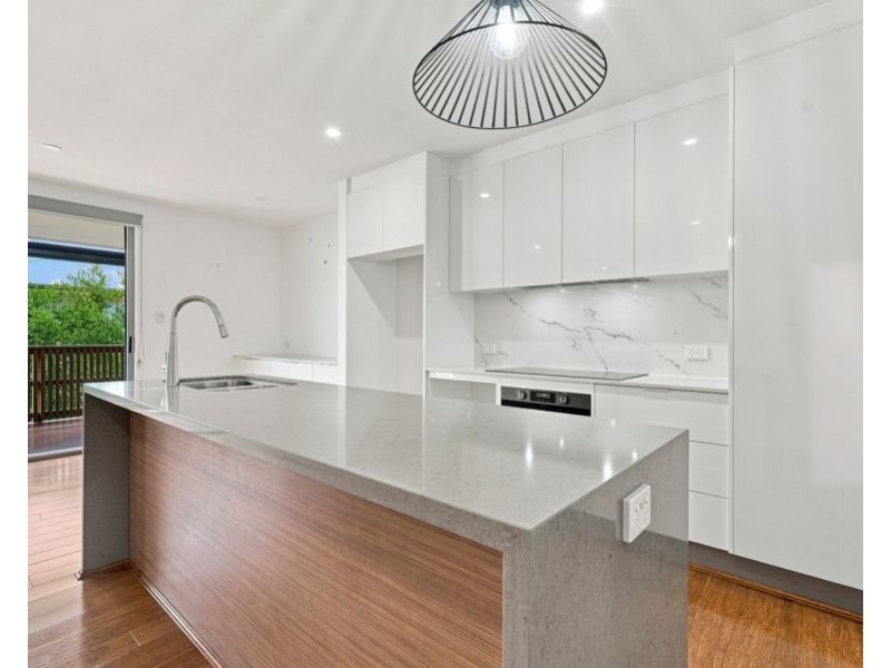 17/15 Kersley Rd, Kenmore QLD 4069
