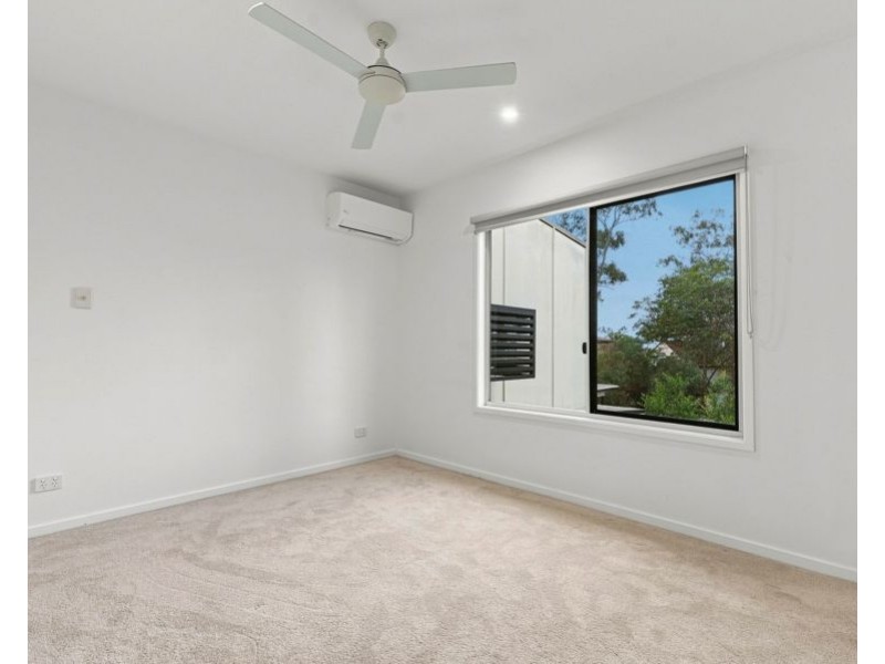 17/15 Kersley Rd, Kenmore QLD 4069