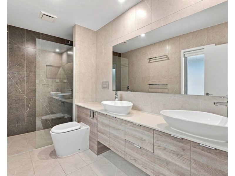 17/15 Kersley Rd, Kenmore QLD 4069