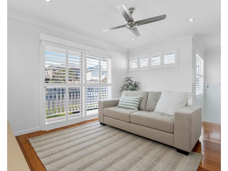 63 Stella St, Holland Park QLD 4121