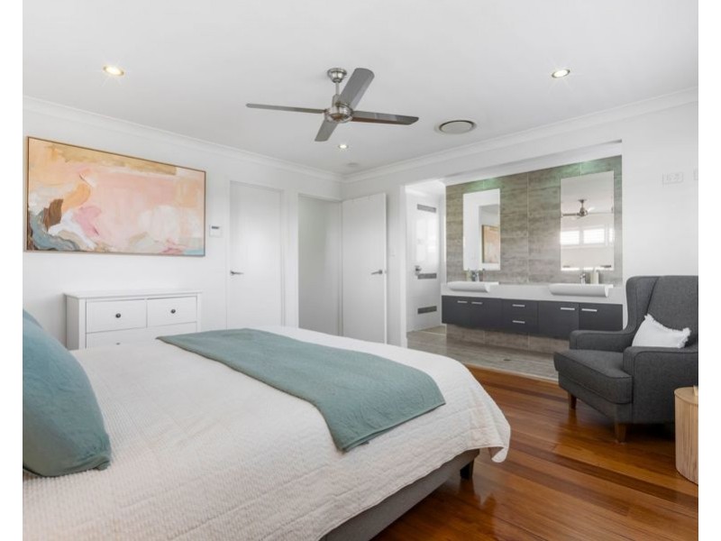 63 Stella St, Holland Park QLD 4121
