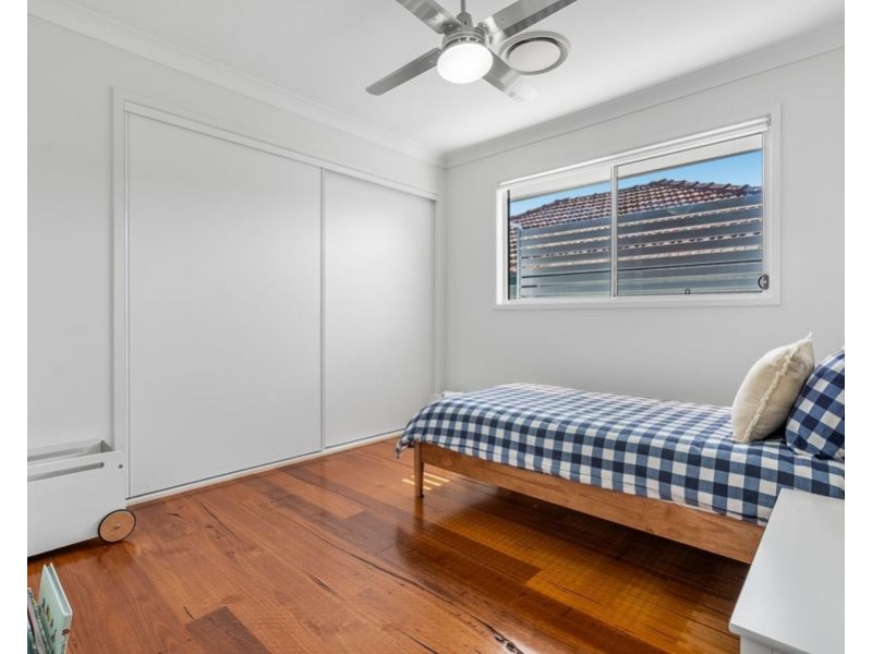63 Stella St, Holland Park QLD 4121