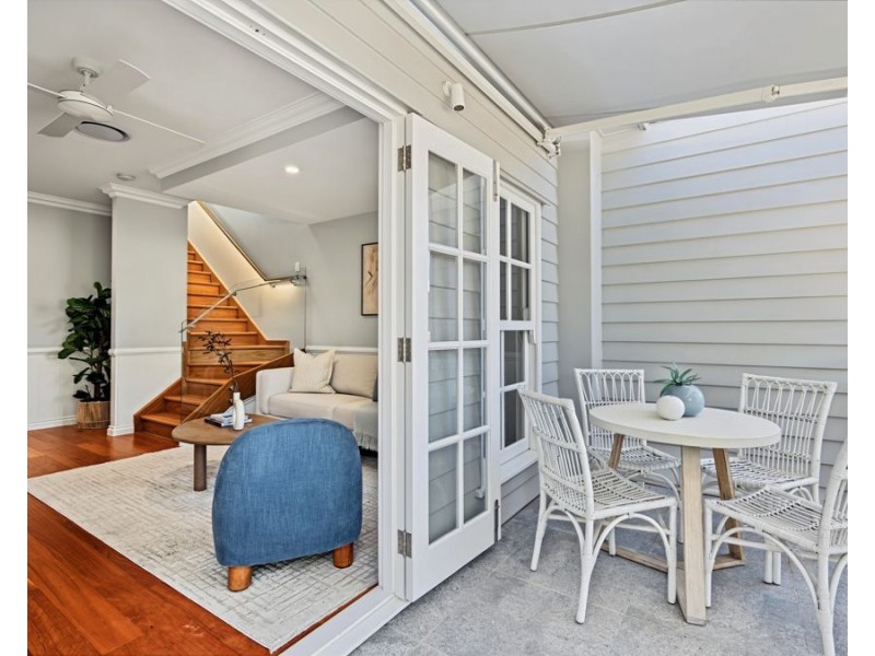66A Shakespeare Street, Coorparoo QLD 4151