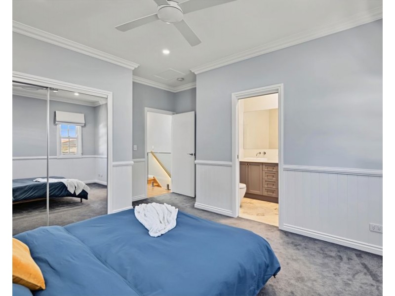 66A Shakespeare Street, Coorparoo QLD 4151