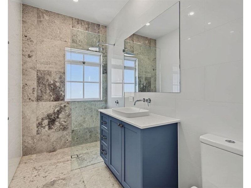 66A Shakespeare Street, Coorparoo QLD 4151