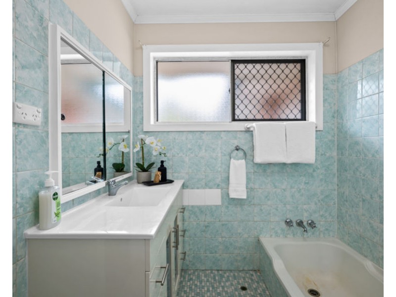 6 Coolmunda Street, Mansfield QLD 4122