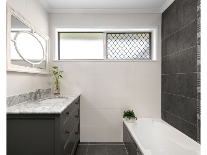 22 Salandra Street,, Mansfield QLD 4122