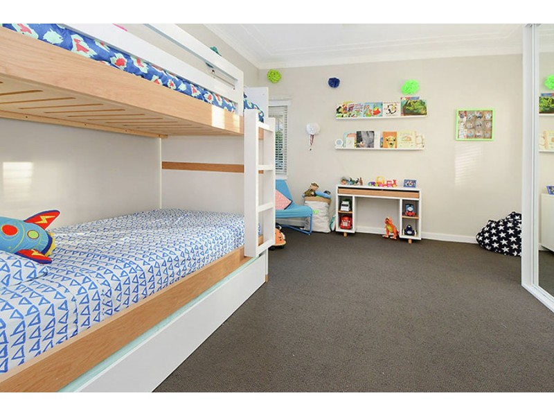 44 Framont Ave, Holland Park QLD 4121