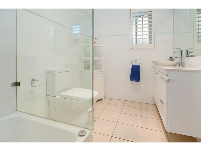 44 Framont Ave, Holland Park QLD 4121