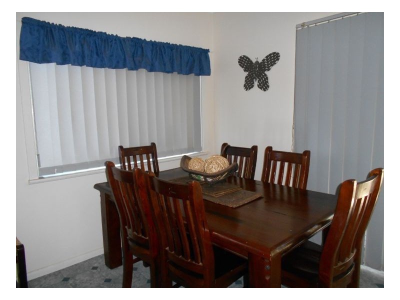 25 Young St, Oaklands NSW 2646