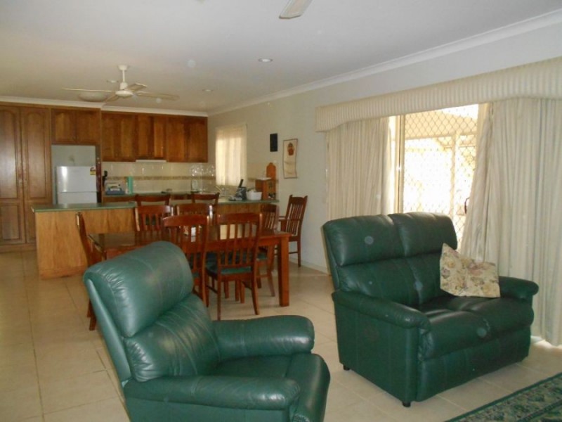 14 Alexander Avenue, Berrigan NSW 2712