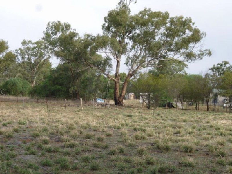 4 Thornber St, Oaklands NSW 2646