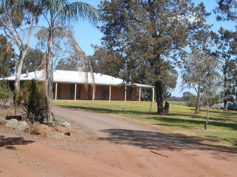 “GREEN HILLS”, Berrigan NSW 2712