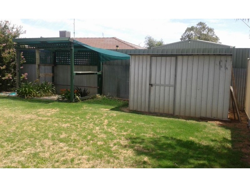 6 William St, Finley NSW 2713