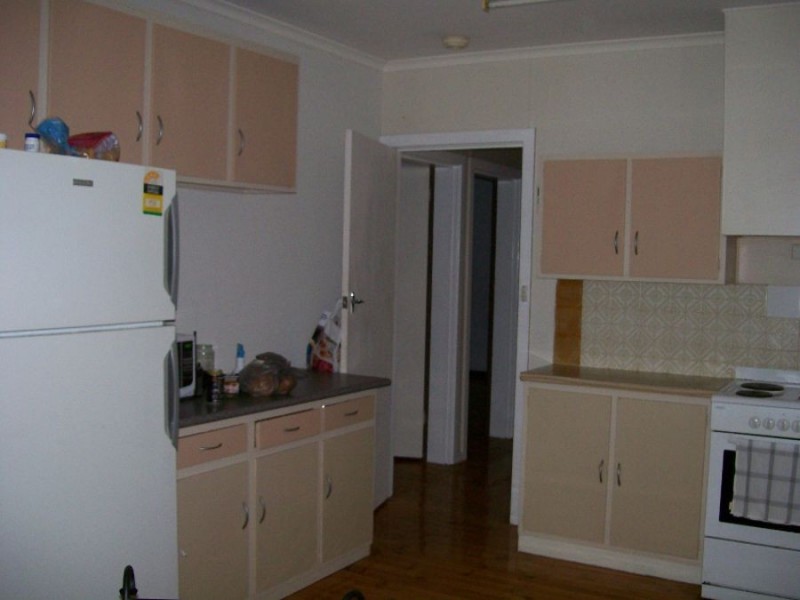 60 Buller St, Oaklands NSW 2646