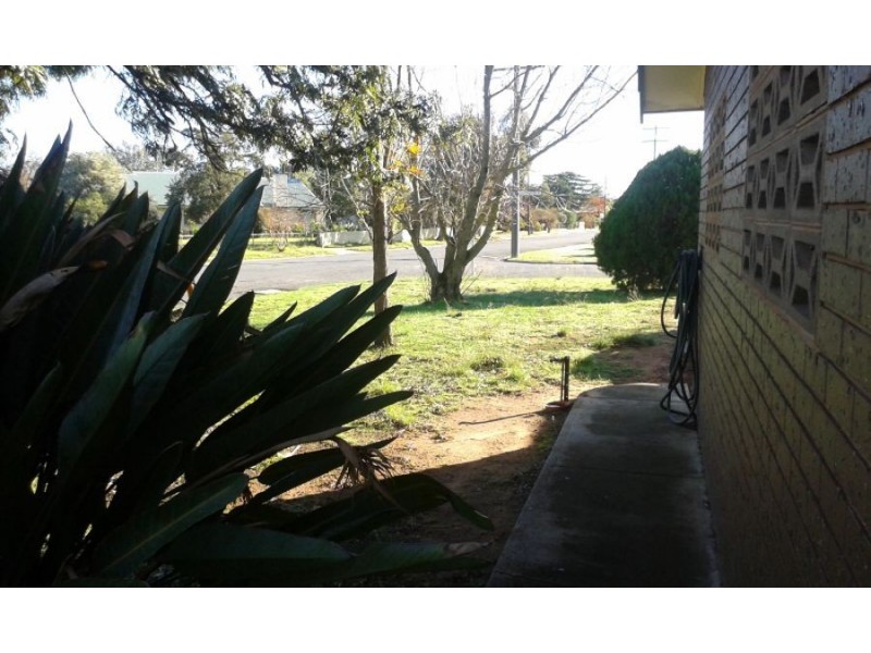 42 Cobram St, Berrigan NSW 2712