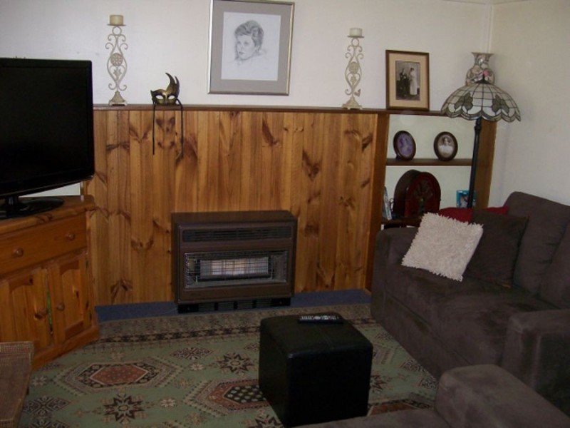 Number 10 Momalong Street, Berrigan NSW 2712