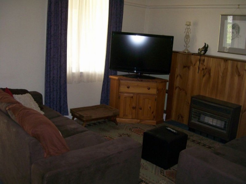 Number 10 Momalong Street, Berrigan NSW 2712