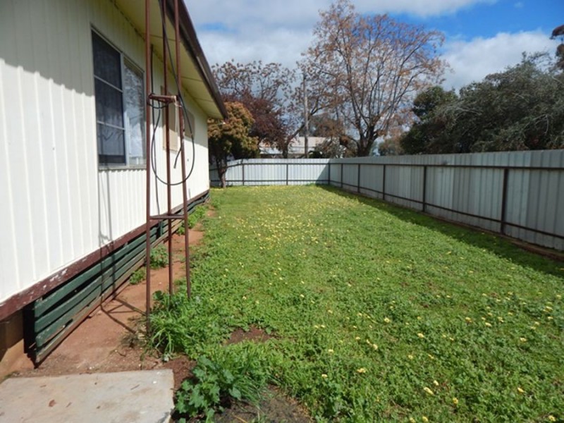 60 Buller Street, Oaklands NSW 2646