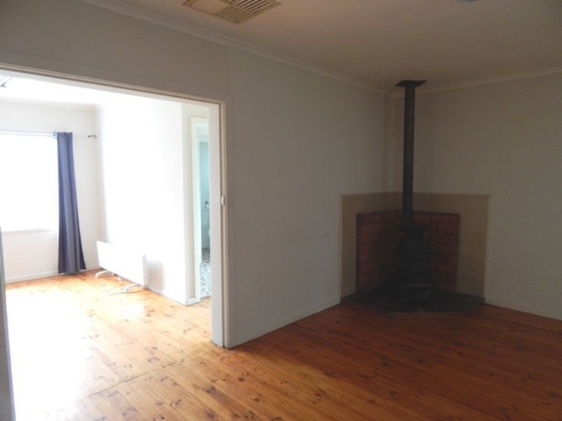 60 Buller Street, Oaklands NSW 2646