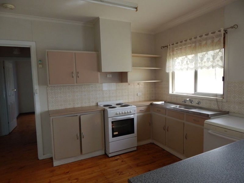 60 Buller Street, Oaklands NSW 2646