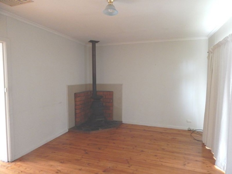 60 Buller Street, Oaklands NSW 2646