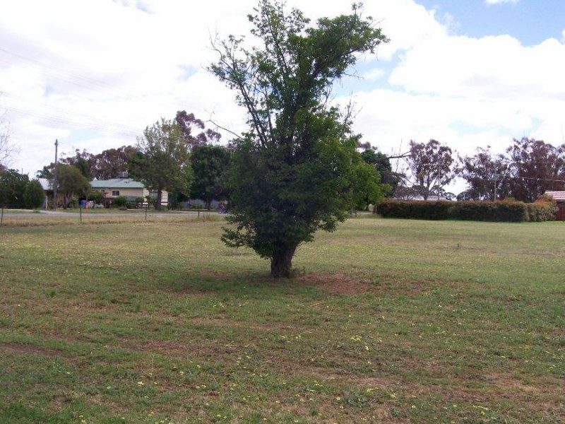 8-10 Flynn St, Berrigan NSW 2712